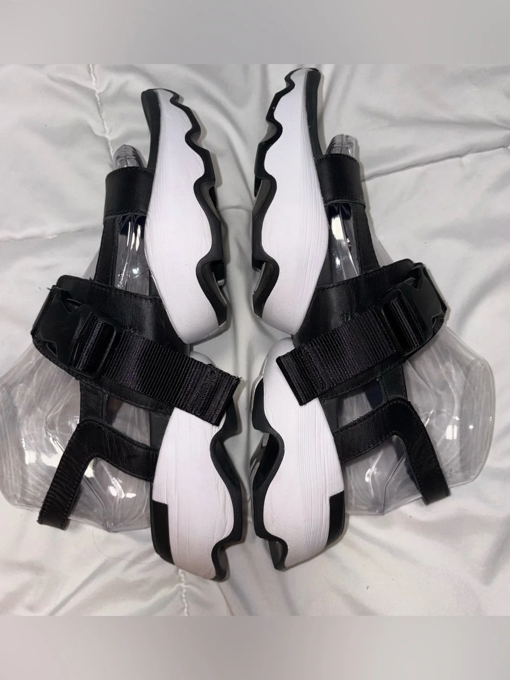 SOREL Kinetic Impact Sling Buckle Platform Sandals Size 9 Black White